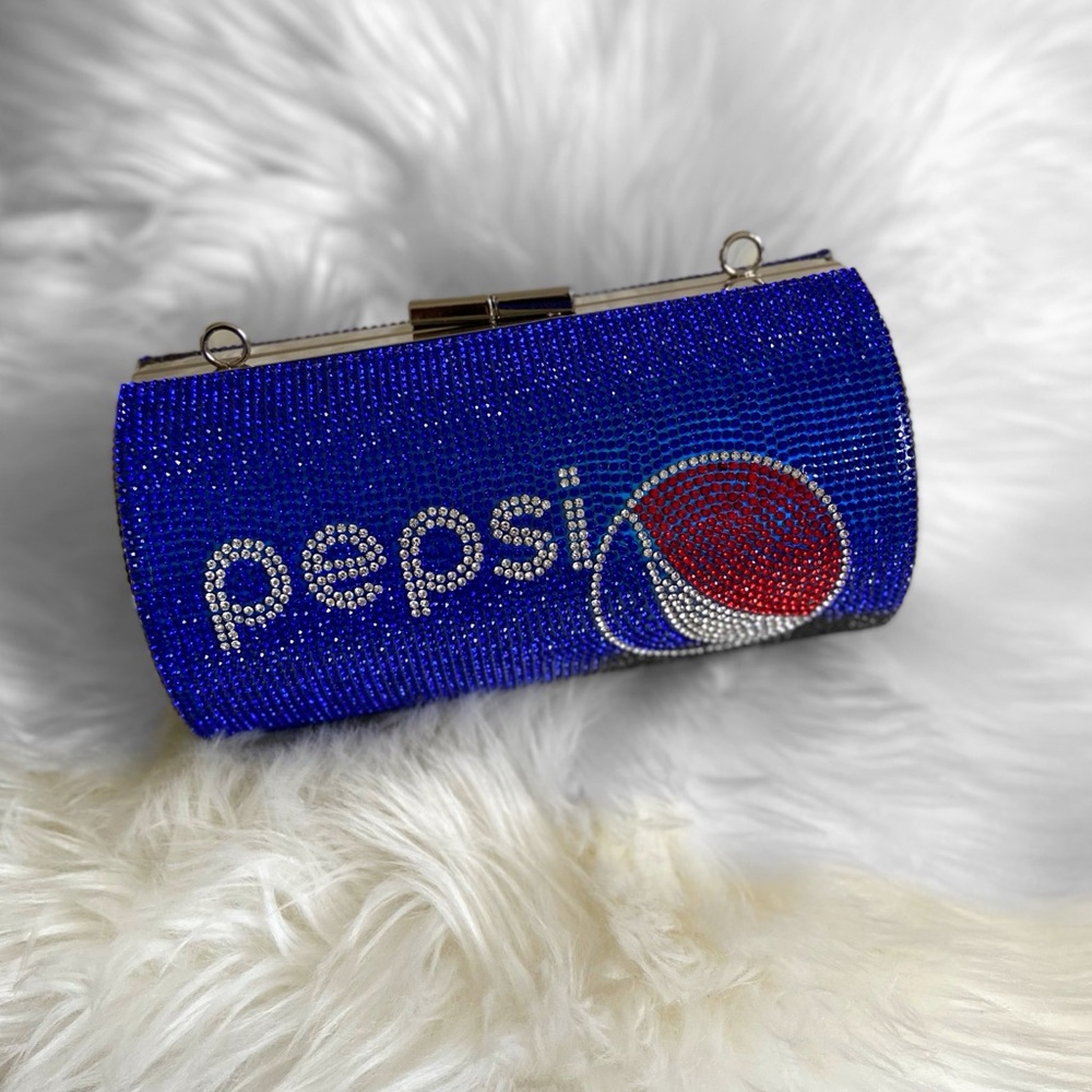 Statement Pepsi Clutch